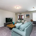 Luxury Lake View 8 Bedroom Villa With Games Room