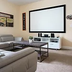 551-Luxury 8 Bedrooms Villa Pool& Spa-Movie Room
