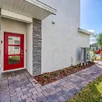 Modern Condo With Themed Bedroom Near Disney