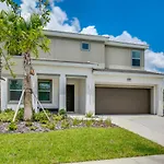 Spacious And Modern 8 Bedroom 5 Bathroom Villa