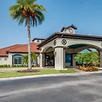Spacious And Modern 8 Bedroom 5 Bathroom Villa