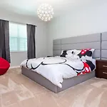 Spacious And Modern 8 Bedroom 5 Bathroom Villa