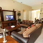 Awesome 5 Bedroom 5 Bath Pool Home In Windsor Hills