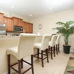 4 Bedroom 3 Bath Town Home With Pool In Paradise Palms Resort
