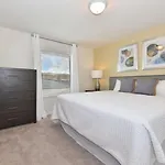 Stunning 8 Bedroom 6 Bath Pool Home In Windsor At Westside