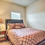 Quiet Condo With Balcony About 2 Miles To Disney World!