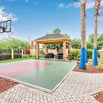 Near Disney - 1Br With King Bed - Pool And Hot Tub