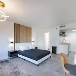 Spacious Studio Close To Theme Parks