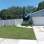 Renovated Pool Home With Game Room, Just 8 Miles To Disney And Universal!!!