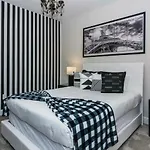 Epic 12-Bed -The Entertainment Paradise