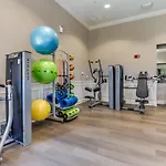 Cozy Lakeview Condo W Private Balcony