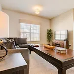 Vacation In This Stunning Condo- Near Attractions