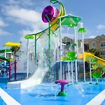 Spacious Home Wprivate Poolspa & Free Waterpark