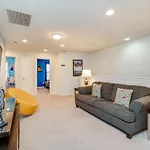 5-Bedroom Home With Private Pool -15 Mins From Disney-