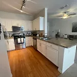 5 Star Luxury Huge 2/2 King - Close To Everything