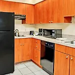 1Br With King Bed - Shared Pool & Arcade Room