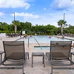 Beautiful Townhome Magic Village 1,5 Mile To Dis