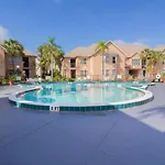 Studio With Double Bed And Community Pool Miles From Disney!