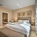 Upscale Townhome Close To Walt Disney World!