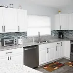 Beautifully Redone 3 Bedroom Home In Heart Of Orlando