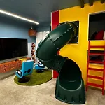 Epic 12-Bed -The Entertainment Paradise
