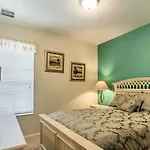Spacious Kissimmee Villa - 3 Mi To Disney World!