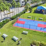 2Br 2Bath Condo Balcony 5Min Conv Center 1496Ft