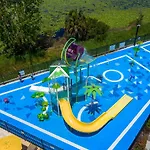Pretty Townhome 2 Miles To Disney Private Pool 2555