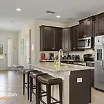 Multiple Family Home 16 Roomsfree Pool/Spa