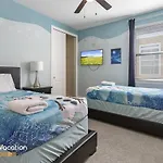 Multiple Family Home 16 Roomsfree Pool/Spa
