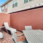 4 Bedrooms - 4,5 Bathrooms - Summerville 7588 Sd
