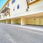 Modern 4Br Townhome- Resort Access - Near Disney