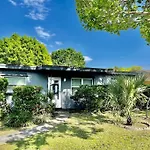 Cozy Modest Home Near Universal Studios/Volcanobay