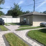 Roy\'S Guest House