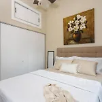 Downtown Tiny Life - Experience Tiny Living!