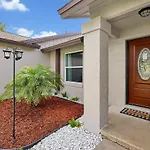 Luxury Villa In Orlando With Pool - 10 Min Disney