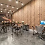 Elegant Single Home W 3 Bd Breathtaking View