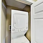 Entire Rental 3-Br Minutes From Disney X8 Hot Tub Apartment 2204