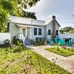 Updated Winter Garden Home With Yard And Fire Pit!