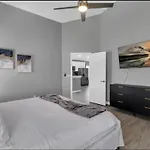Modern Cozy Home 3 Bd/2 Ba For Family/Friends