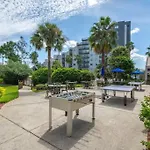 Gorgeous Studio Near Parks And Convention Center