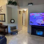 Beautiful Modern 3 Bedroom House - Downtown Orlando