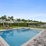 Encore Resort 6 Bedroom Home With Pool