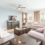 Chic 11 Bdrm Property With Private Pool In Encore
