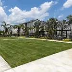 Complete Tranquil Apartment 10 Min To Parks Allows Pets, Resort-Style Amenities
