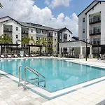 Complete Tranquil Apartment 10 Min To Parks Allows Pets, Resort-Style Amenities