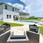 Energetic 6 Bdrm Home With Games Room At Encore
