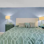 4 Bedrooms - 3 Bathrooms - Storey Lake 4827 Ct