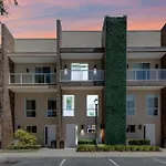 3 Bedroom- 3,5 Bathroom Magic Village 7669 Rd