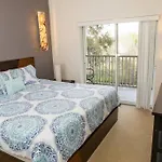 Affordable Condo 3 Miles From Disney And Golf!